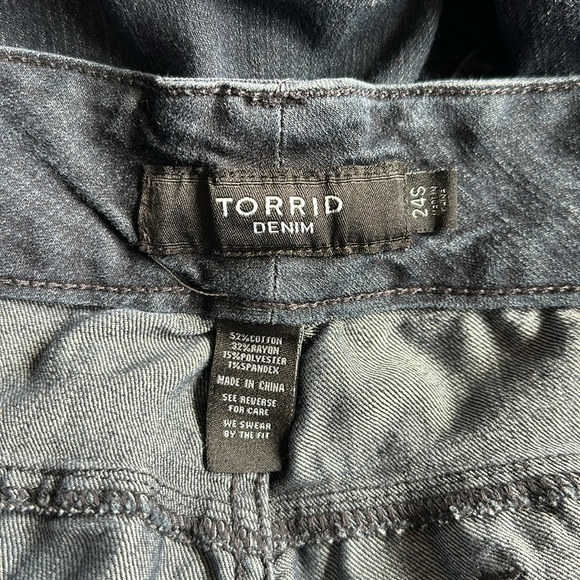 Torrid Plus Size Skinny Jeggings Dark Wash Rinse Jeans 24 Short Flaws - Picture 9 of 9